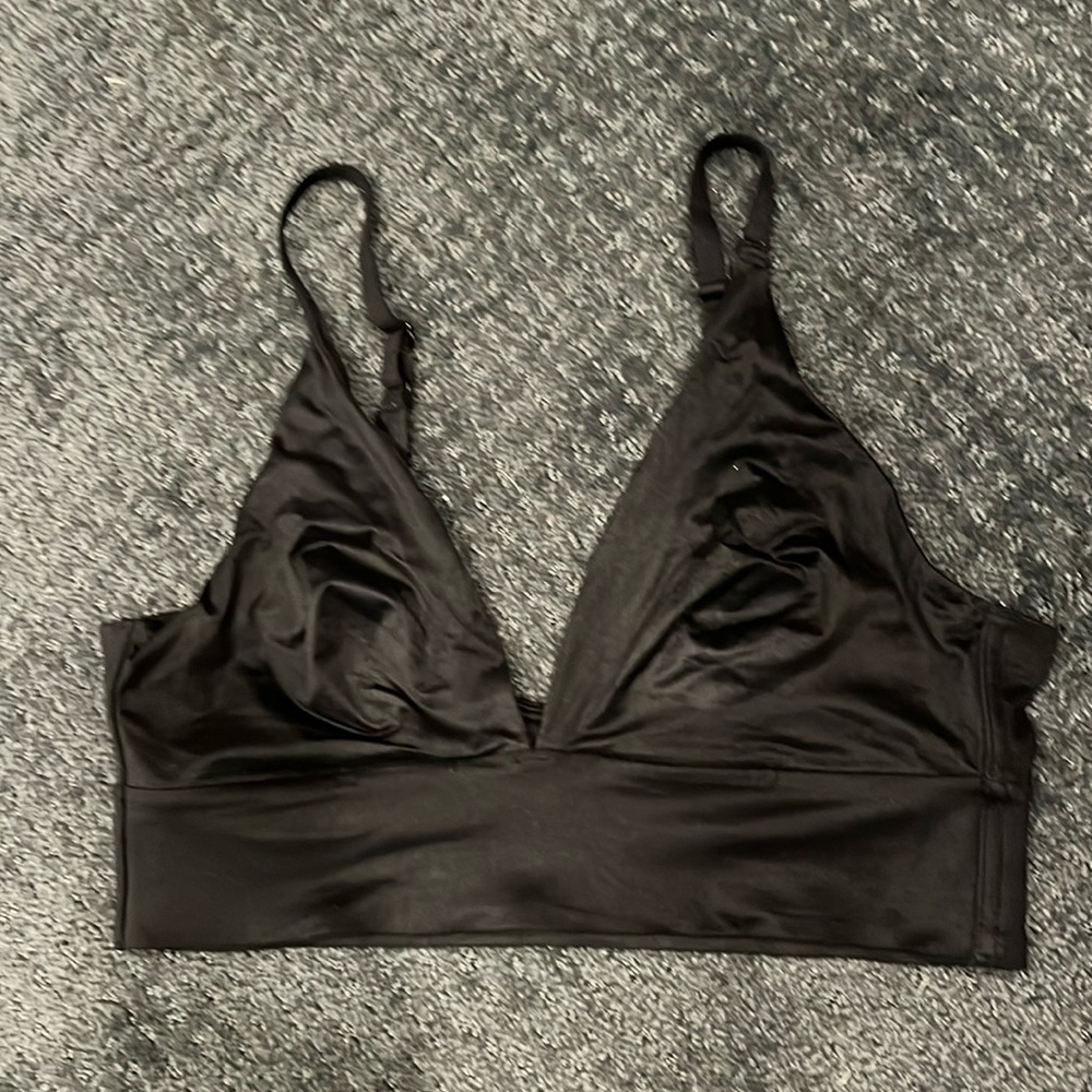 Gap Body Live-In Pretty Plunge Bralette